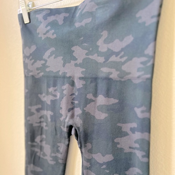 Spanx camo leggings size XL - Picture 3 of 6